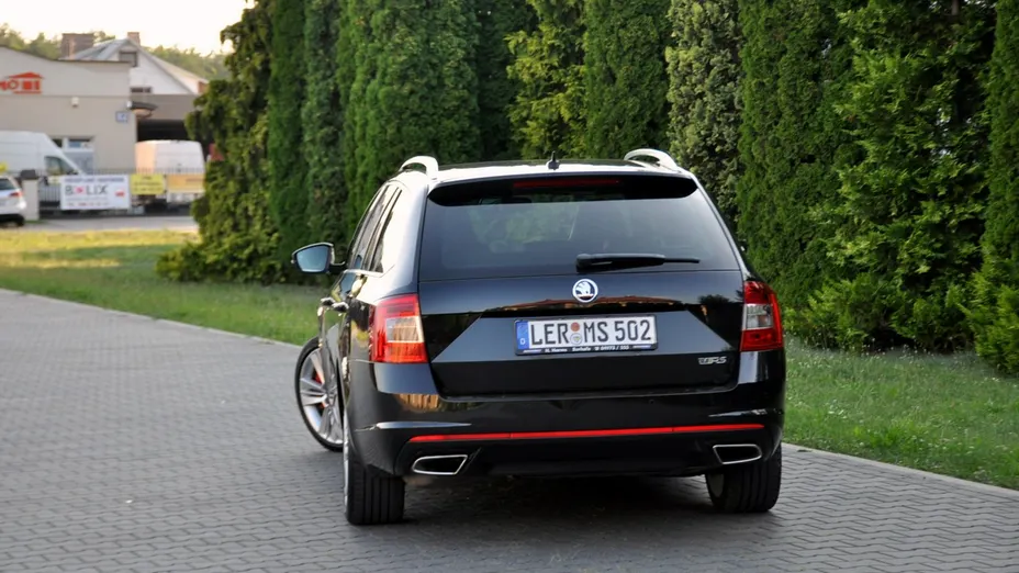 SKODA Octavia -