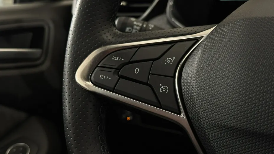 RENAULT Clio -