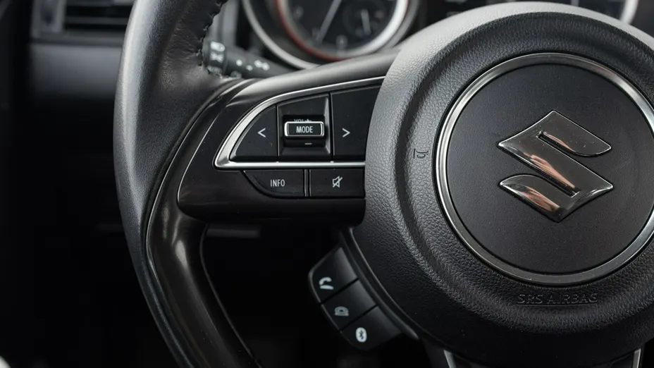 SUZUKI Swift -