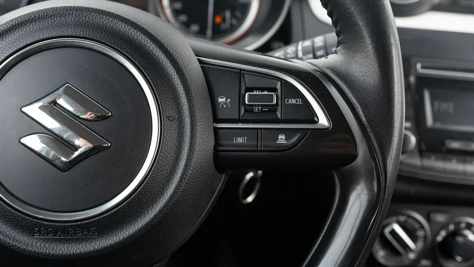 SUZUKI Swift -