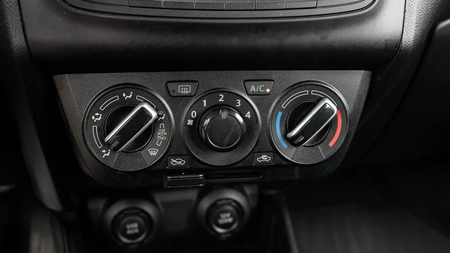 SUZUKI Swift -