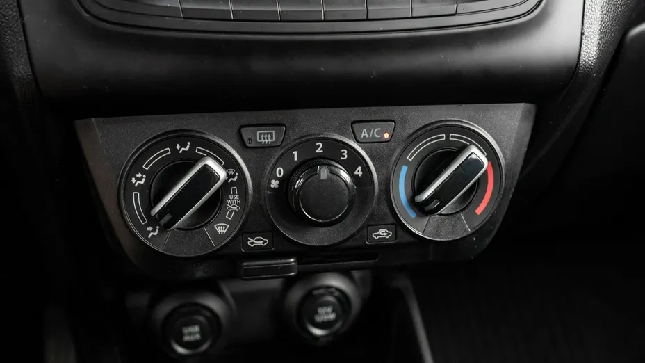 SUZUKI Swift -