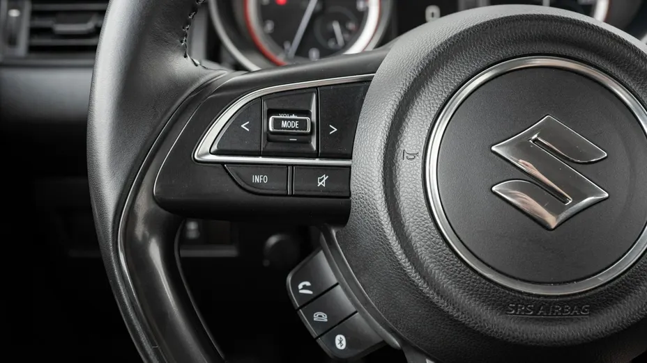 SUZUKI Swift -