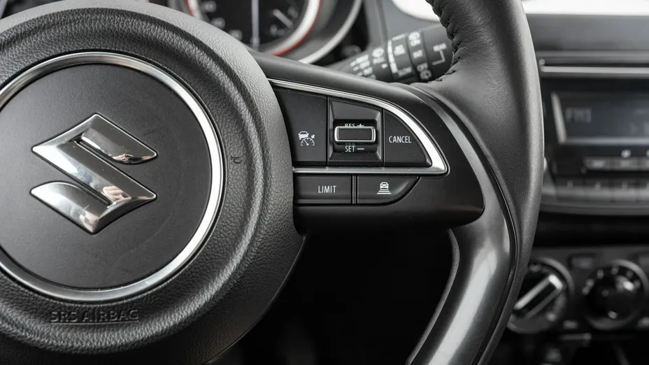 SUZUKI Swift -