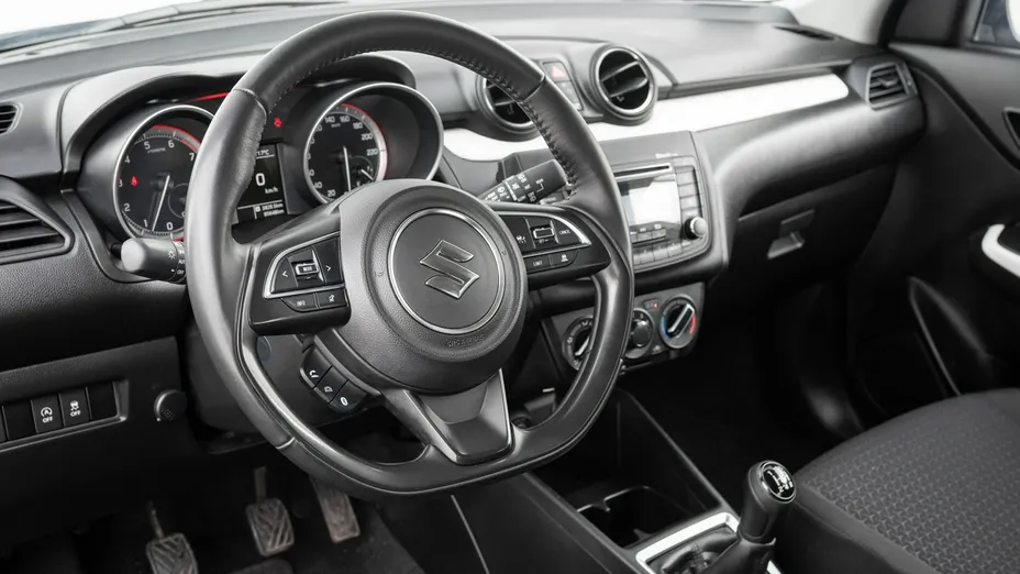 SUZUKI Swift -