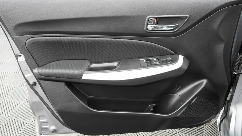 SUZUKI Swift -