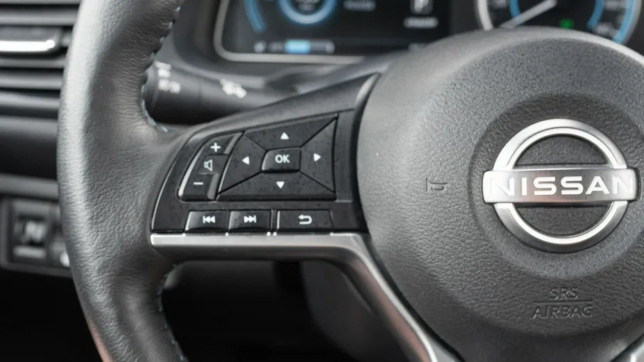 NISSAN Leaf -