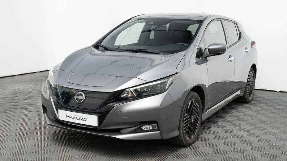 NISSAN Leaf -