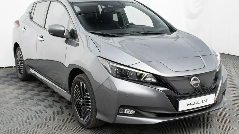 NISSAN Leaf -