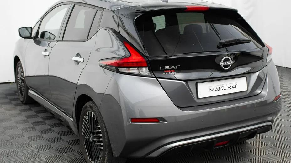 NISSAN Leaf -