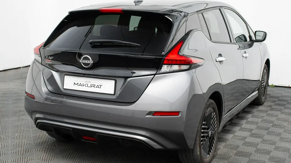 NISSAN Leaf -