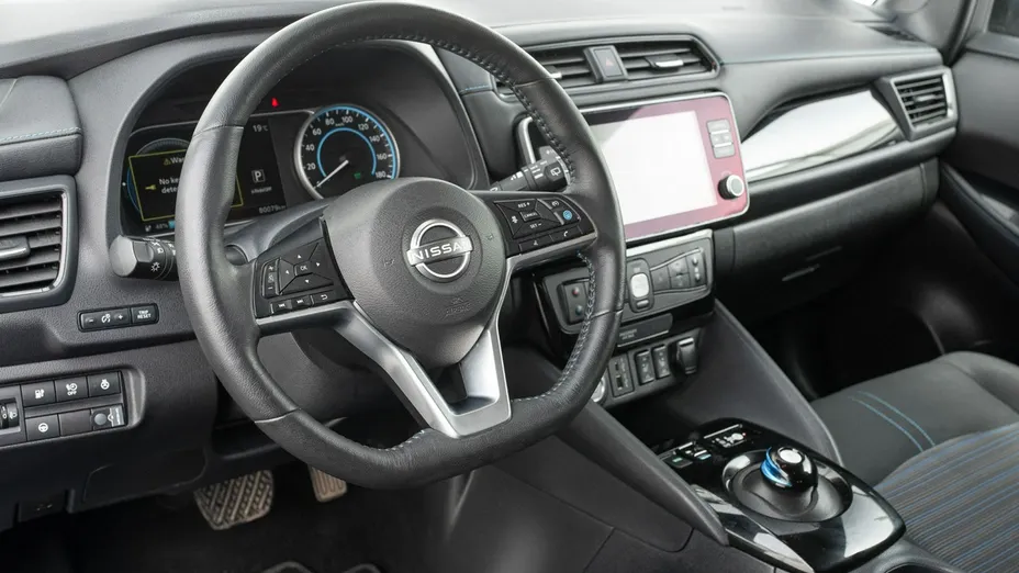 NISSAN Leaf -