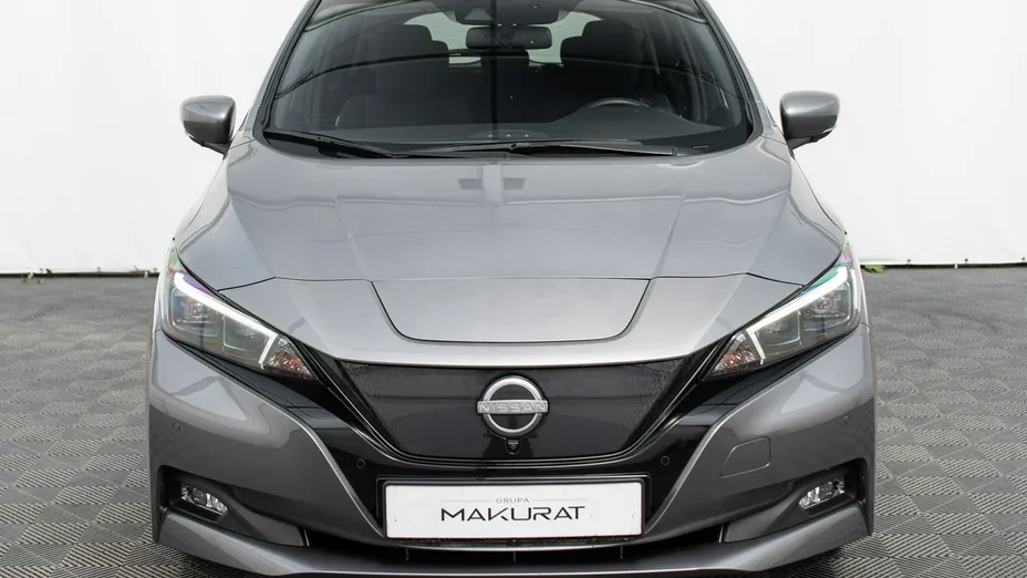 NISSAN Leaf -