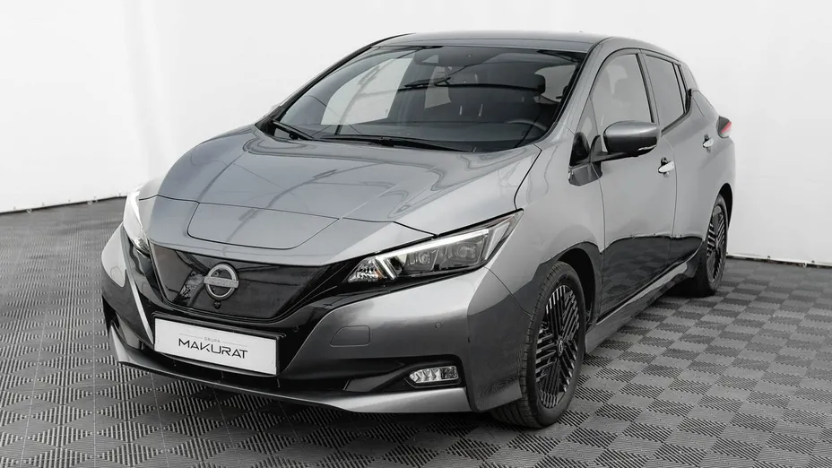 NISSAN Leaf -