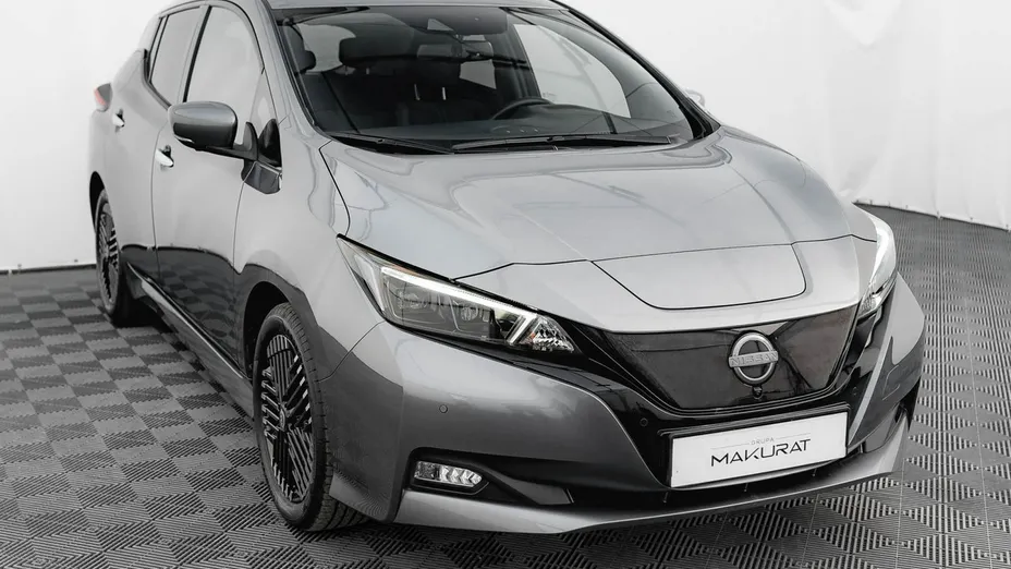 NISSAN Leaf -