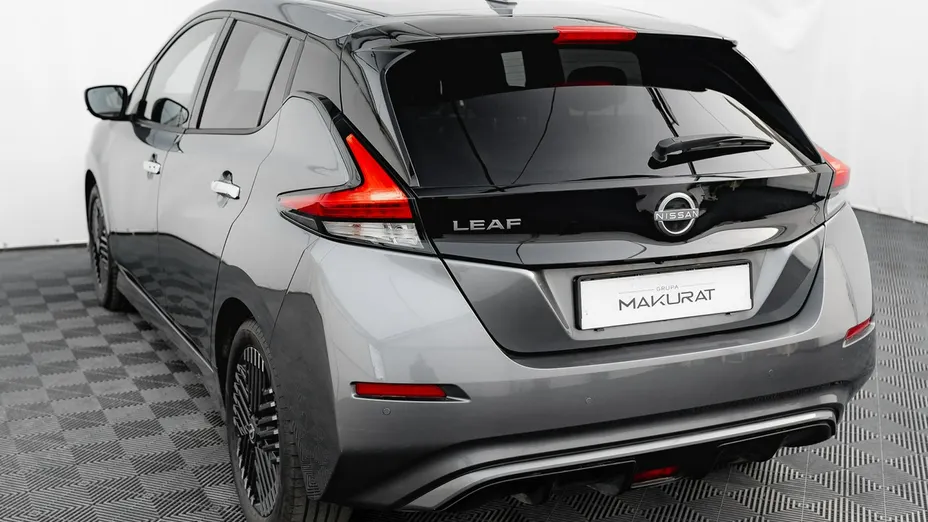 NISSAN Leaf -