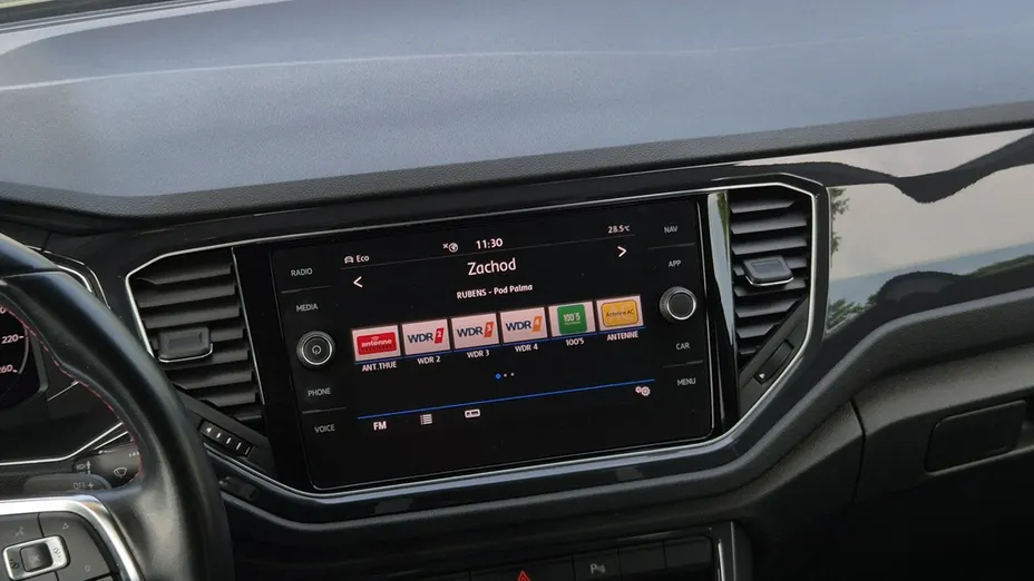 VOLKSWAGEN T-ROC -