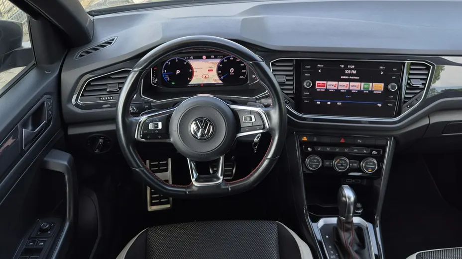 VOLKSWAGEN T-ROC -