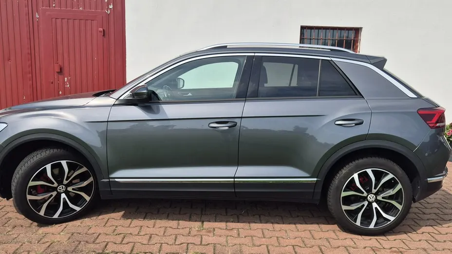 VOLKSWAGEN T-ROC -
