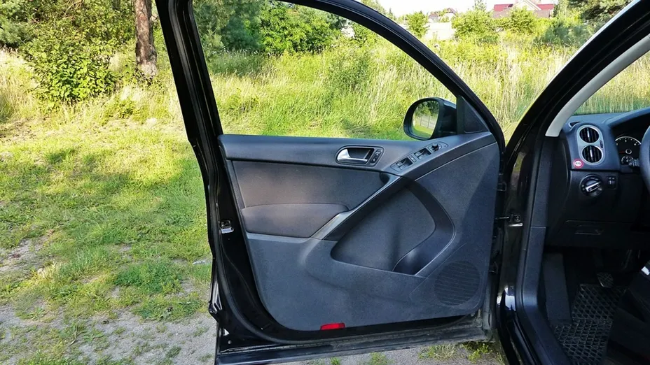 VOLKSWAGEN Tiguan -
