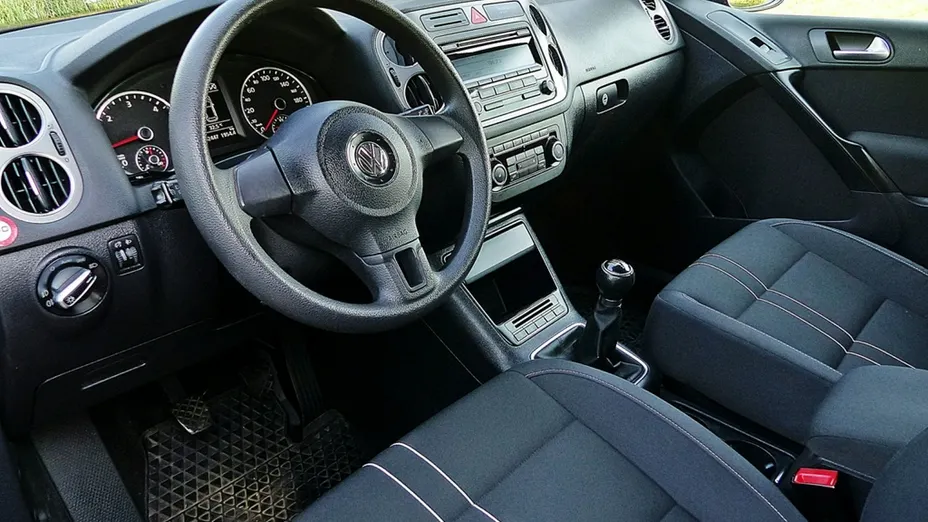 VOLKSWAGEN Tiguan -