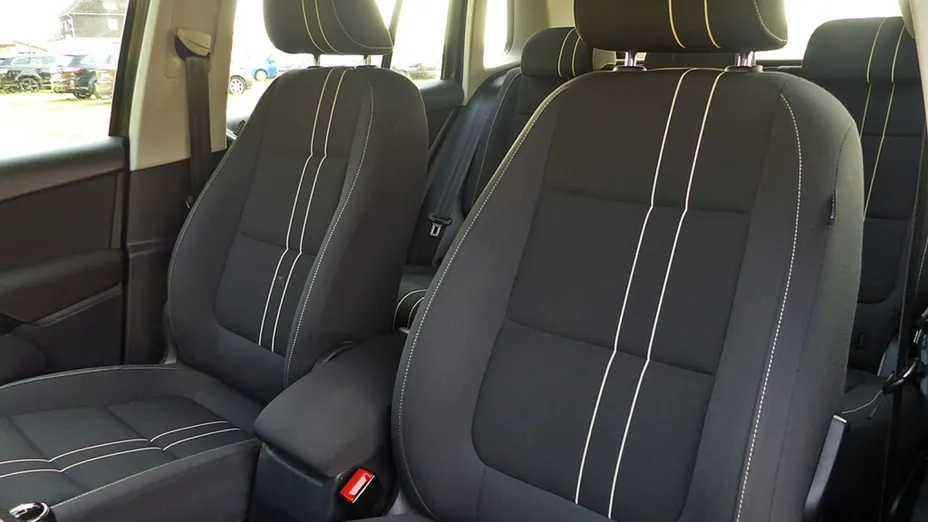 VOLKSWAGEN Tiguan -