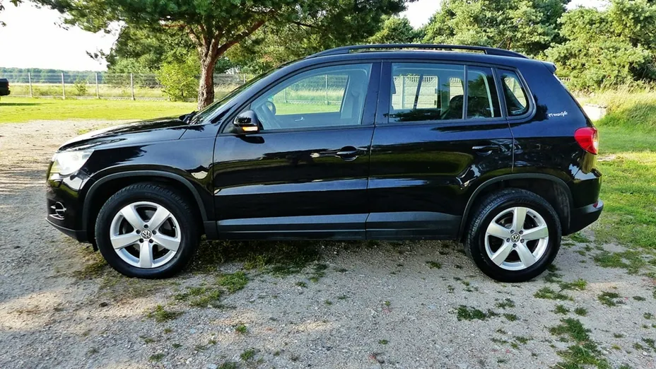 VOLKSWAGEN Tiguan -