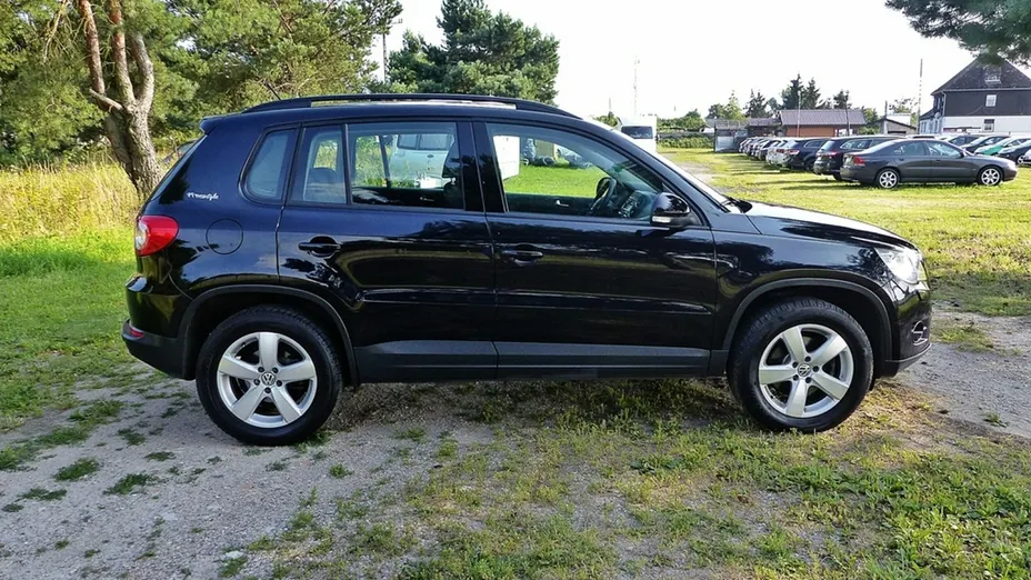 VOLKSWAGEN Tiguan -