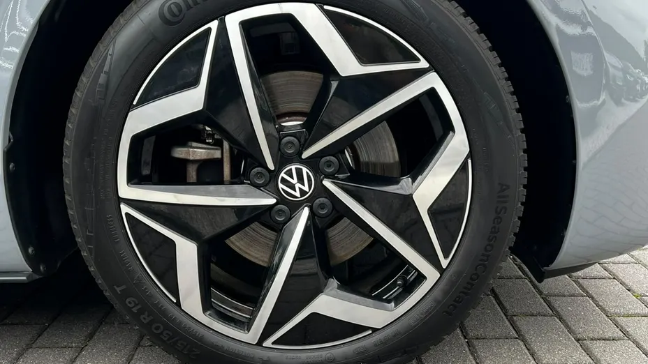VOLKSWAGEN ID.3 -