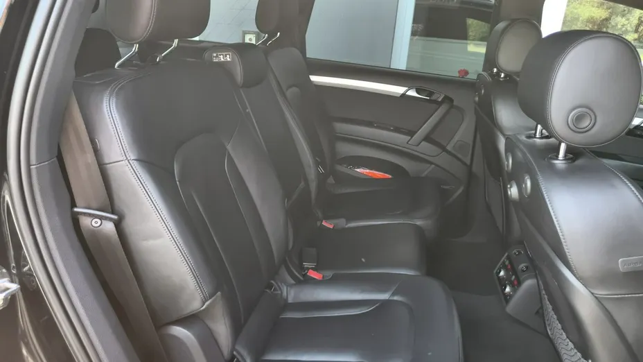 AUDI Q7 -