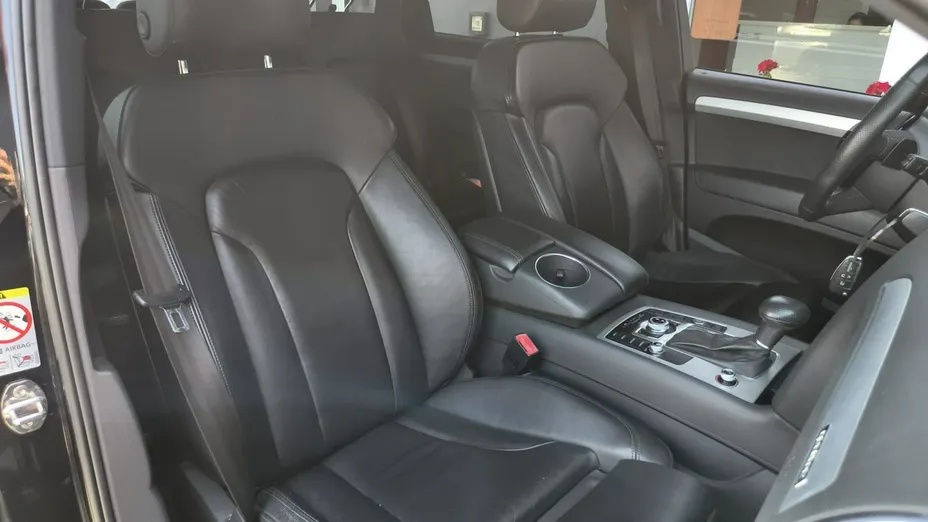 AUDI Q7 -