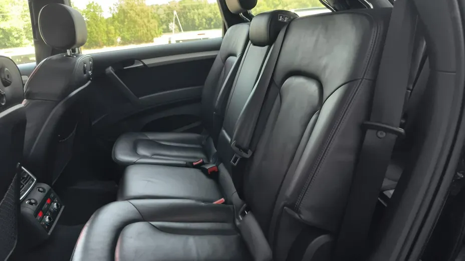 AUDI Q7 -