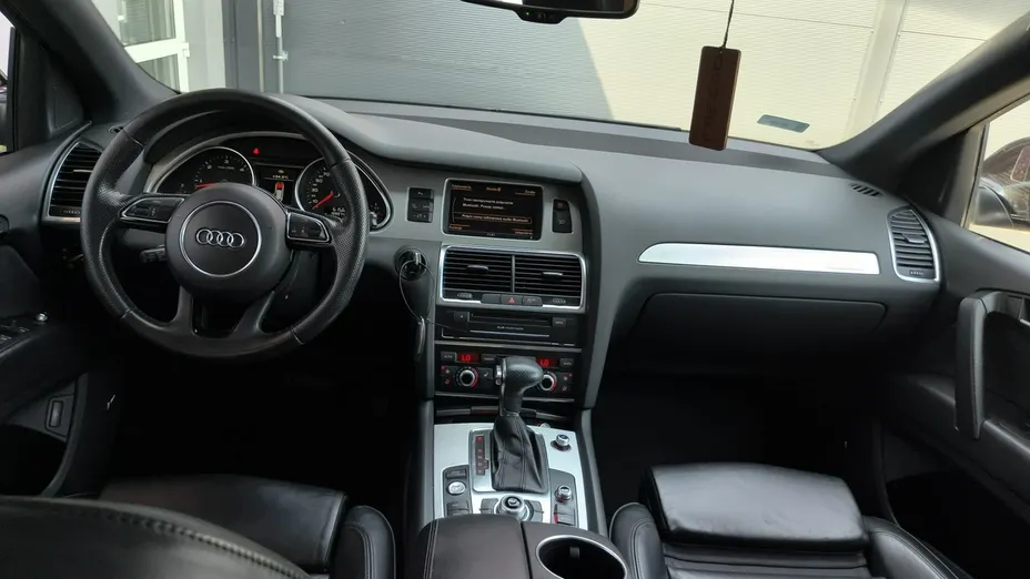 AUDI Q7 -