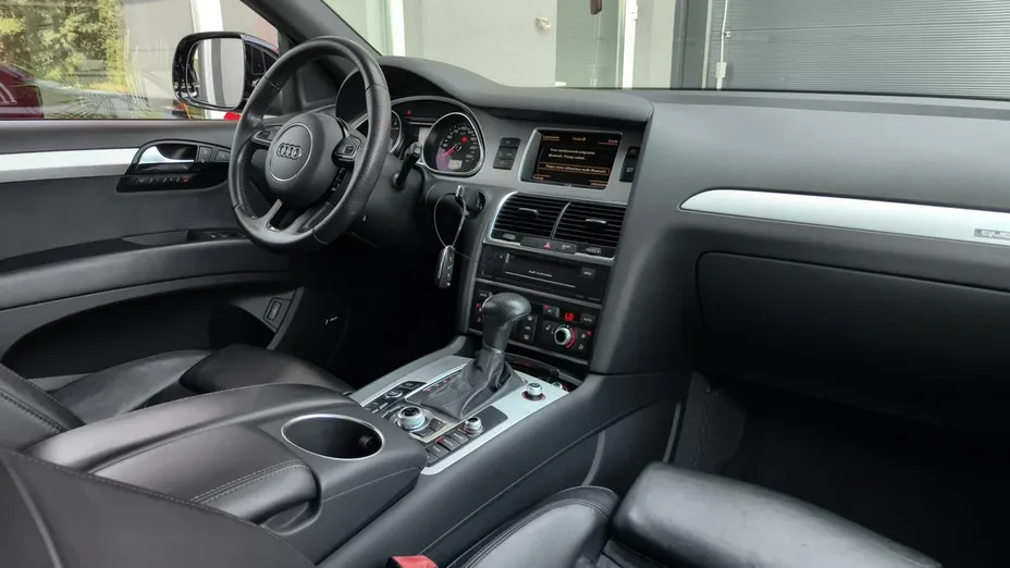 AUDI Q7 -