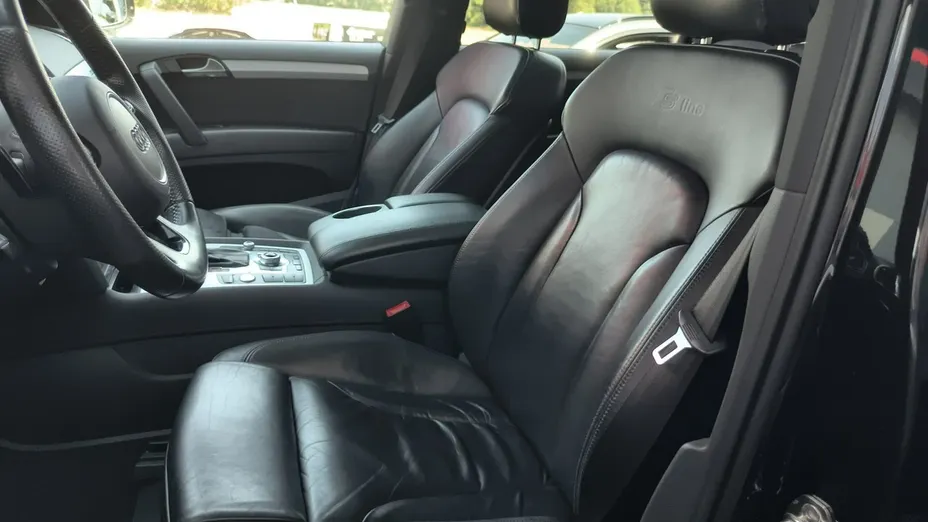 AUDI Q7 -