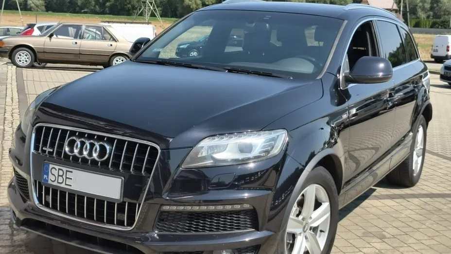 AUDI Q7 -
