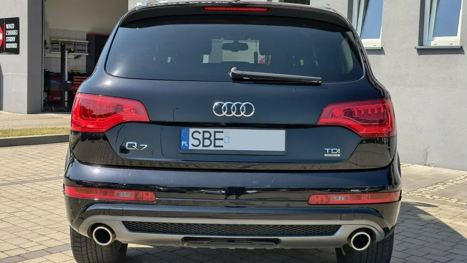 AUDI Q7 -