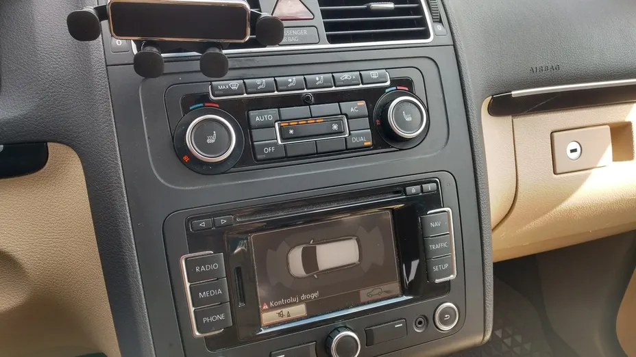 VOLKSWAGEN Touran -