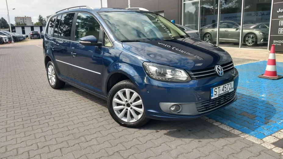 VOLKSWAGEN Touran -
