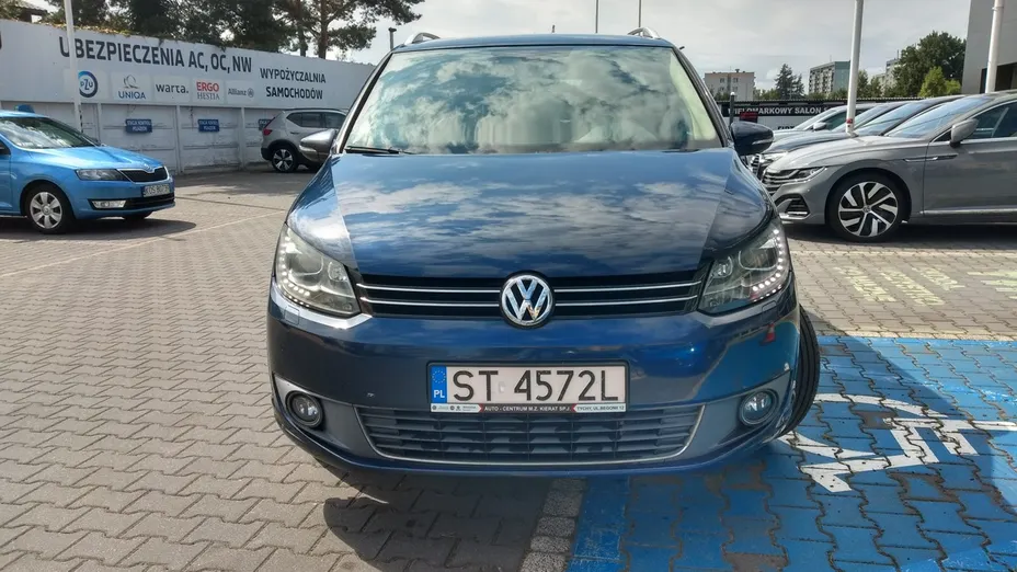 VOLKSWAGEN Touran -