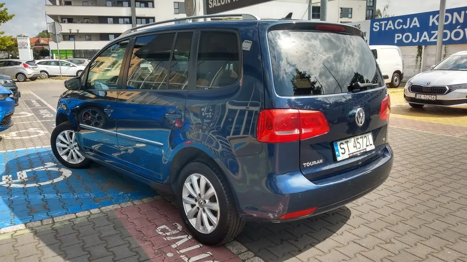 VOLKSWAGEN Touran -