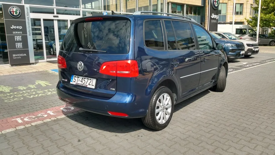 VOLKSWAGEN Touran -