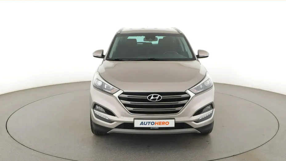 HYUNDAI Tucson -