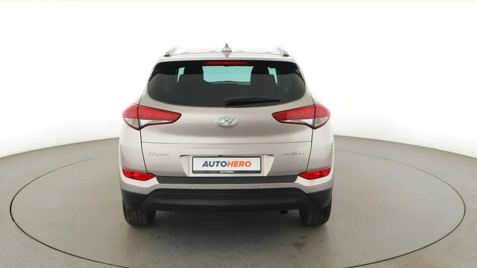 HYUNDAI Tucson -
