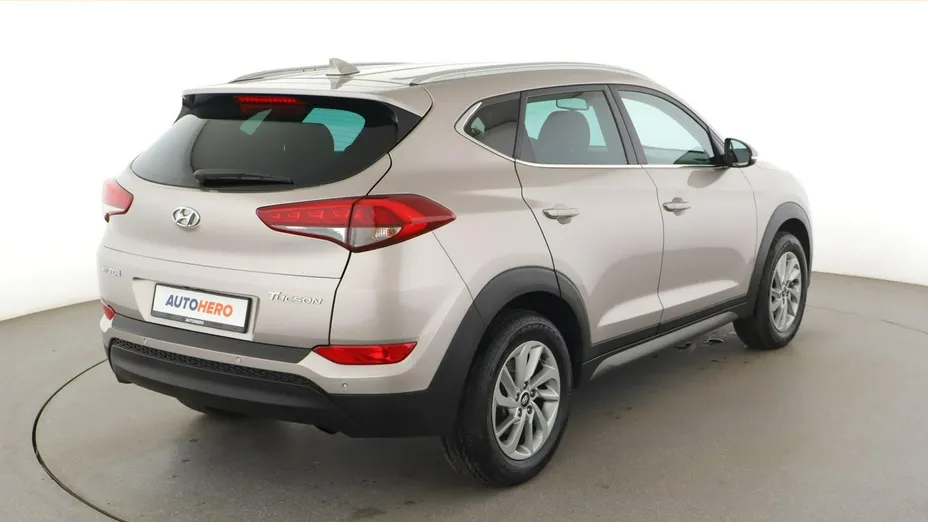 HYUNDAI Tucson -