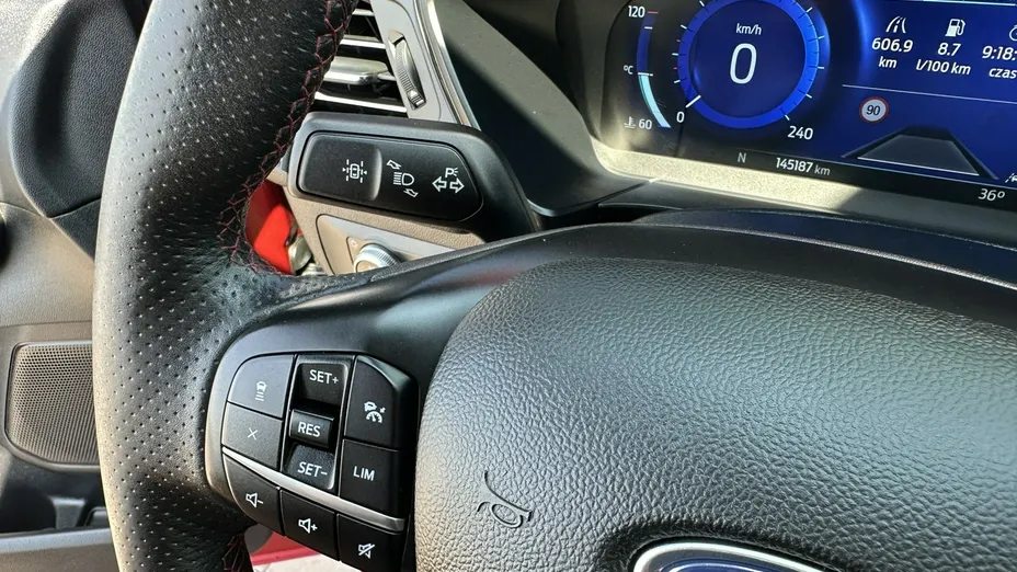 FORD Kuga -