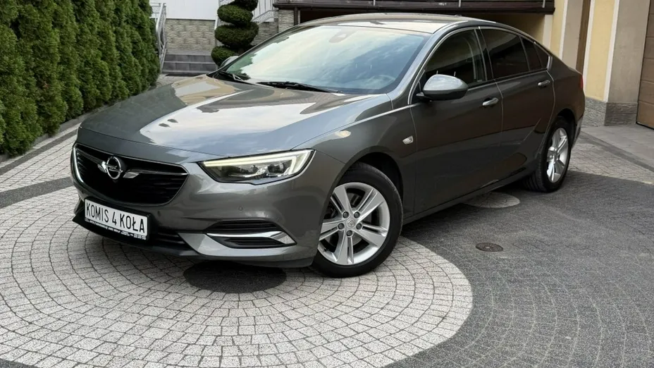 OPEL Insignia -