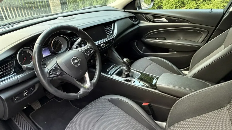 OPEL Insignia -