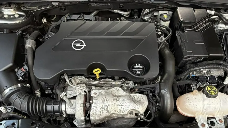 OPEL Insignia -