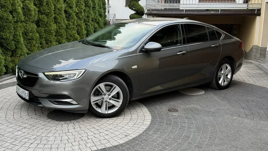 OPEL Insignia -